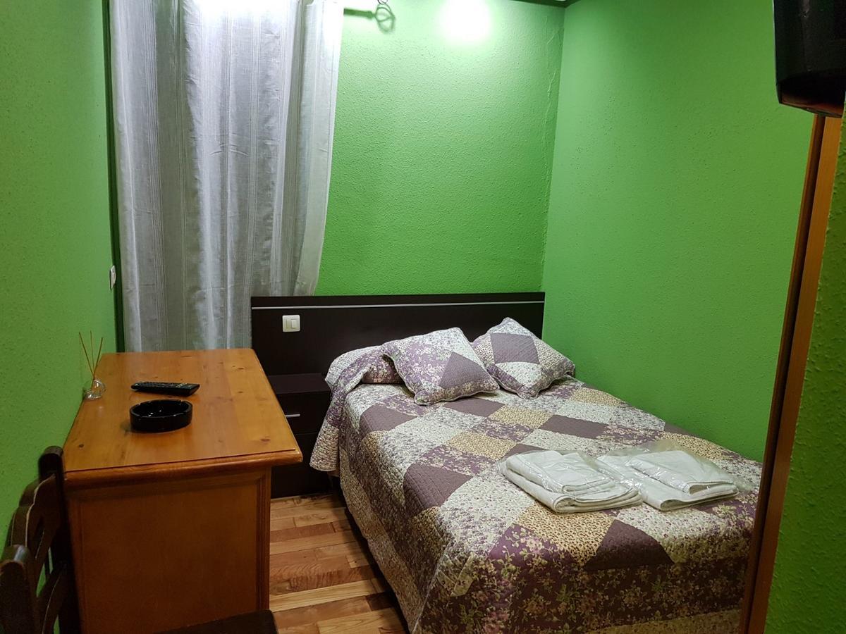Hostal Los Nogales Кангас дел Нарсеа Екстериор снимка