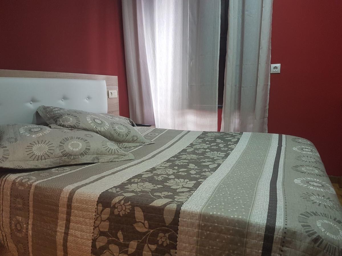 Hostal Los Nogales Кангас дел Нарсеа Екстериор снимка