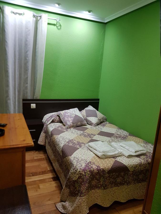 Hostal Los Nogales Кангас дел Нарсеа Екстериор снимка