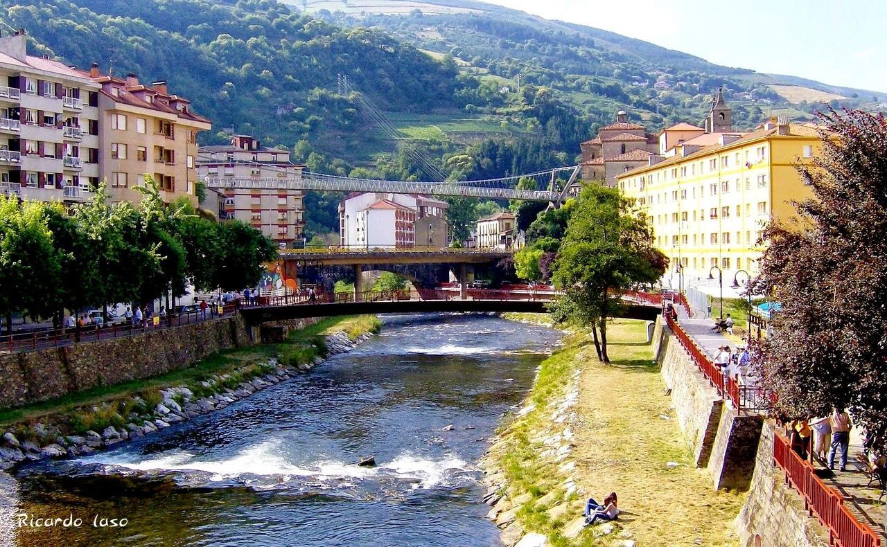 Hostal Los Nogales Кангас дел Нарсеа Екстериор снимка