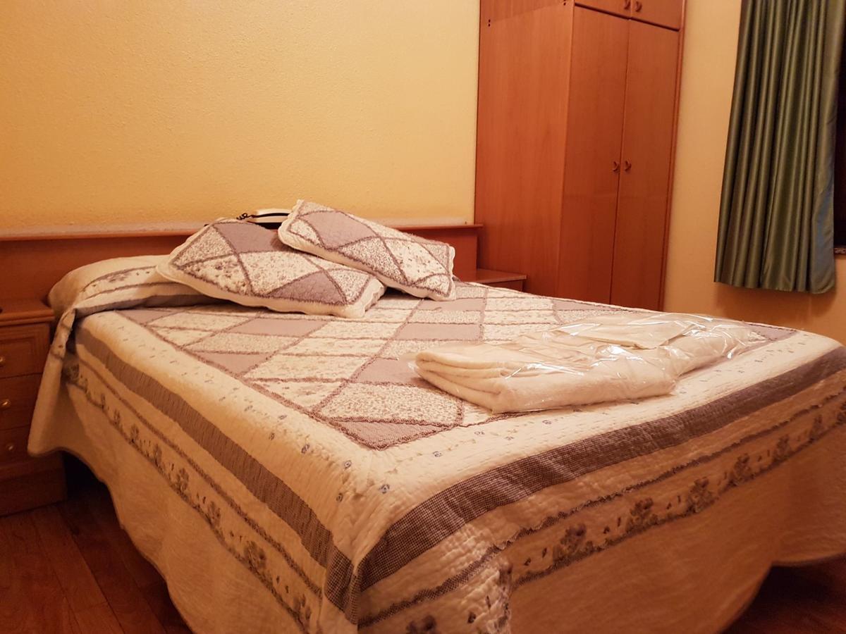 Hostal Los Nogales Кангас дел Нарсеа Екстериор снимка